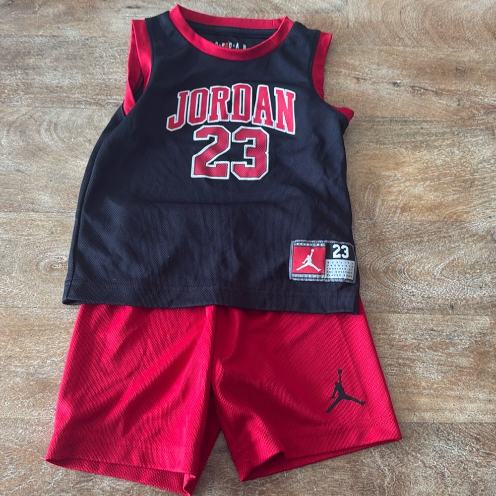 Jordan shorts and tank top set size 4t